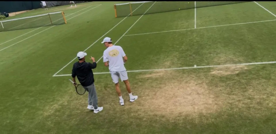 Jannik Sinner'in sakatlık durumu belli oldu: Wimbledon'da rahatlama görseli