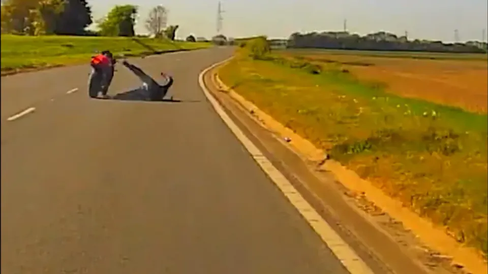 Motosiklet Kazalarında Hayat Kurtaran Detaylar: Riskler ve Güvenlik görseli