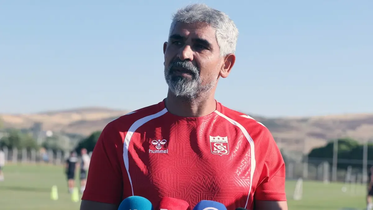 Sivasspor Teknik Direktörü İsmet Taşdemir'den Transfer Tahtası Uyarısı Sivasspor Teknik Direktörü İsmet Taşdemir'den Transfer Tahtası Uyarısı