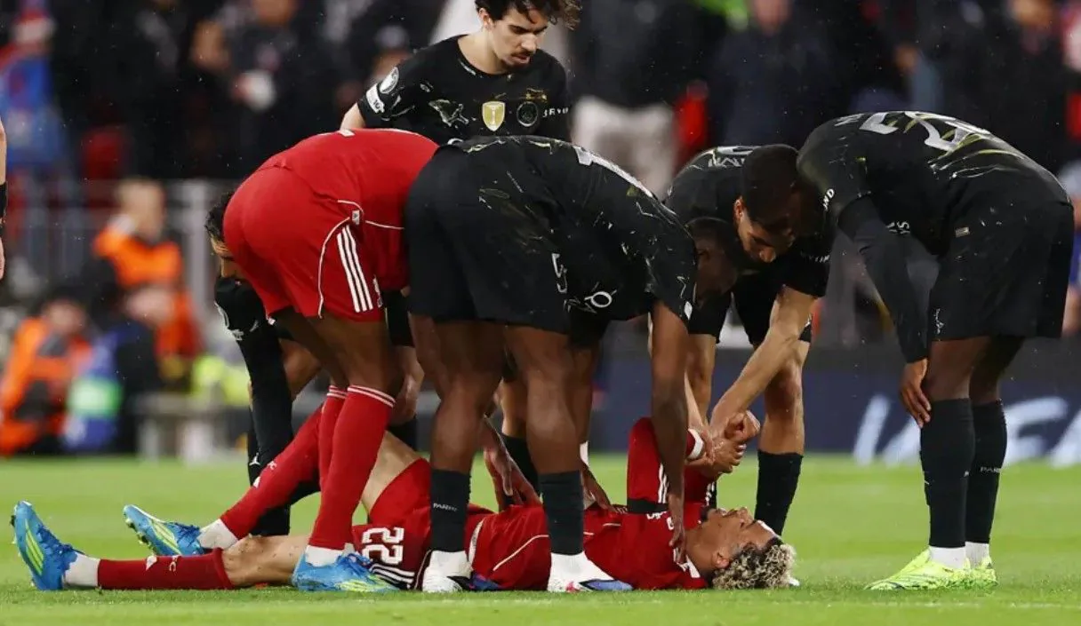 Liverpool'un Yıldızı Hugo Ekitike'den Kritik Gelişme: Los Angeles'ta İyileşme Sürüyor Liverpool'un Yıldızı Hugo Ekitike'den Kritik Gelişme: Los Angeles'ta İyileşme Sürüyor