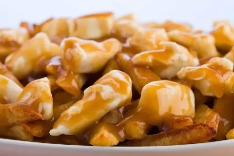 Kanada'nın Milli Lezzeti Poutine: Gastronomi ve Siyaset Arasındaki Çizgi