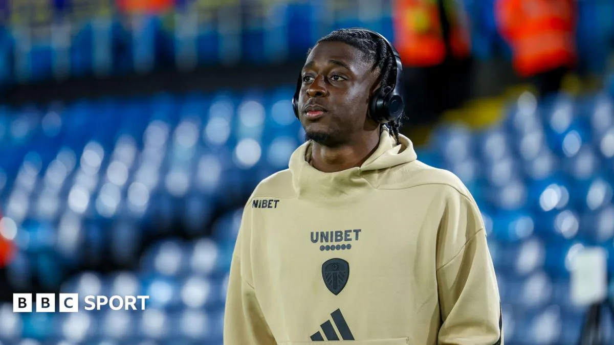 Swindon Town, Genç Savunmacı James Debayo'yu Kadrosuna Kattı Swindon Town, Genç Savunmacı James Debayo'yu Kadrosuna Kattı