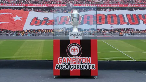 Arca Çorum FK Şampiyonluk Kupası Kadeş Barış Meydanı'nda Halkla Buluştu