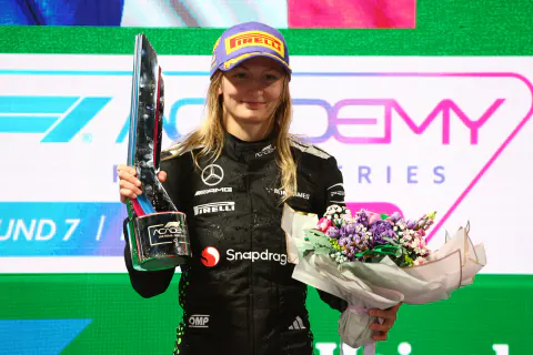 F1 Academy'de Tarihi Dönüşüm: Doriane Pin ve Mercedes Hamlesi