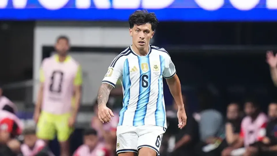 Lisandro Martinez'den İsviçre Analizi: 'Futbolda Zeka Kazandırır' görseli