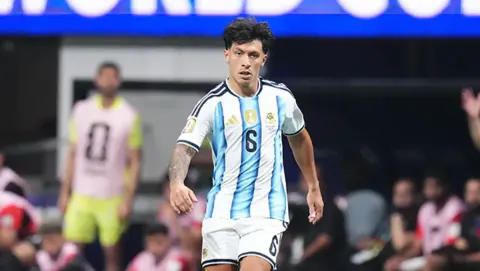 Lisandro Martinez'den İsviçre Analizi: 'Futbolda Zeka Kazandırır'