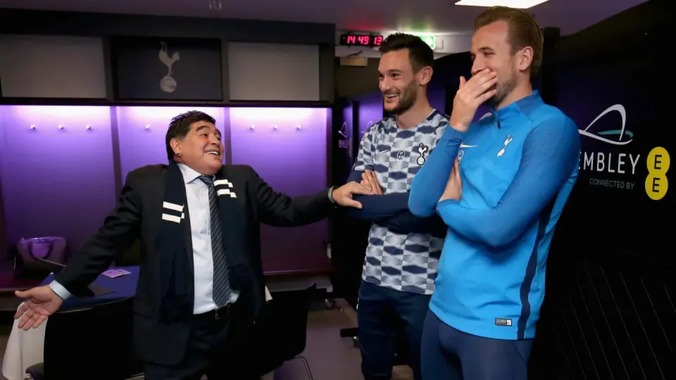 Maradona'nın Harry Kane'e verdiği gizli ders: Kaleciyi yanıltma sanatı görseli