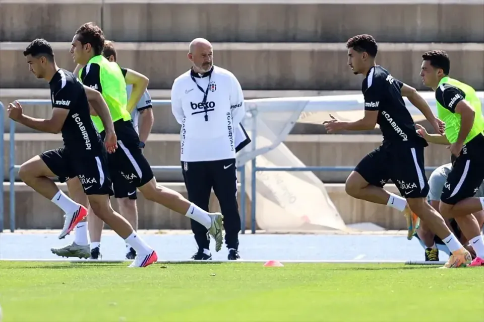 Beşiktaş, Gyirmot ile İlk Hazırlık Maçına Çıkıyor: Saat Kaçta, Hangi Kanalda? görseli