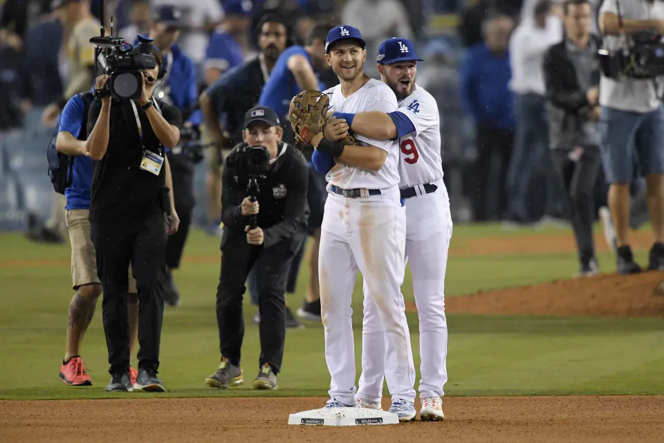 Los Angeles Dodgers'dan Geri Dönüş: Padres Karşısında Dramatik Galibiyet görseli