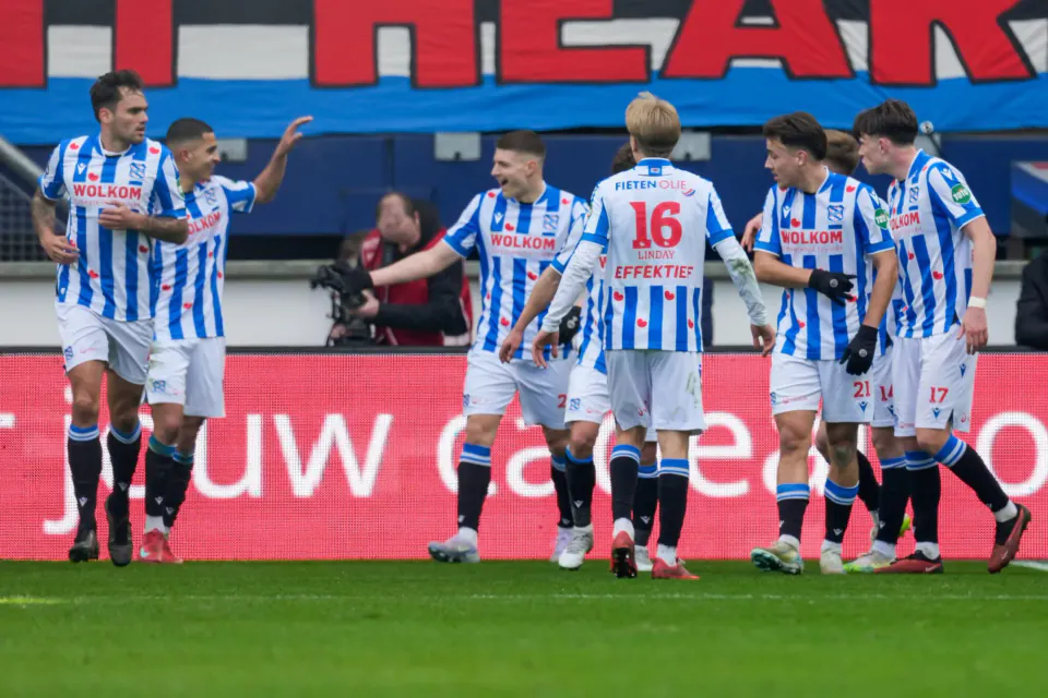 SC Heerenveen'de Veldman'dan Radikal Karar: Kadroyu Sıfırladı görseli