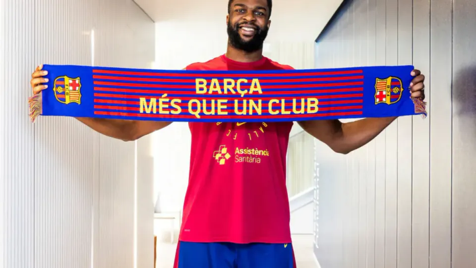 Barcelona'da Josh Nebo Dönemi: Boyalı Alanın Yeni Hakimi Resmileşti görseli