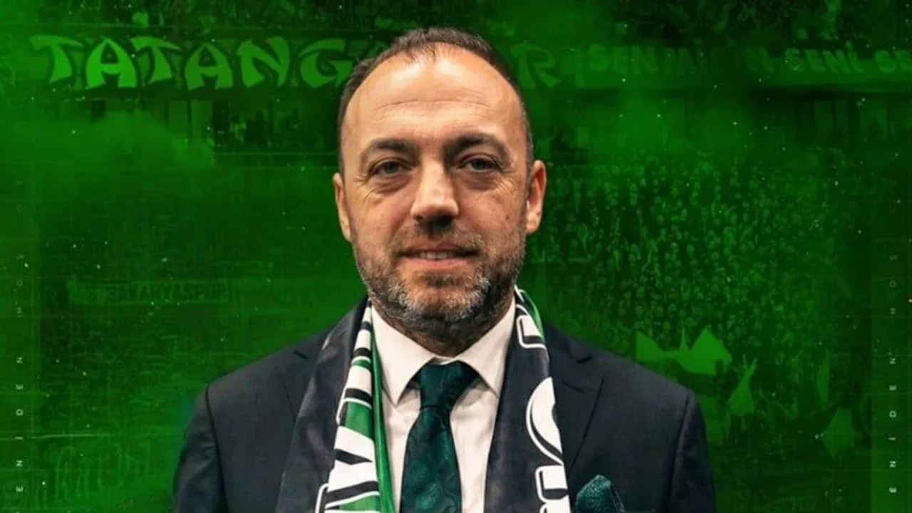 Sakaryaspor'da Seçim Heyecanı: Enes Zengin Yeniden Başkan Seçildi Sakaryaspor'da Seçim Heyecanı: Enes Zengin Yeniden Başkan Seçildi
