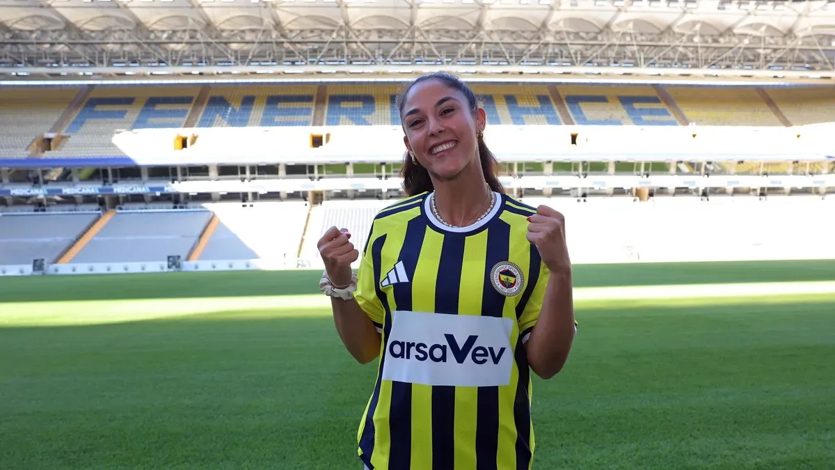 Fenerbahçe arsaVev Kadın Futbol Takımı'nda Fatma Şakar Dönemi Fenerbahçe arsaVev Kadın Futbol Takımı'nda Fatma Şakar Dönemi