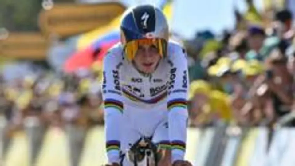 Tour de France'da Evenepoel Fırtınası: Pogacar'ın Liderliği Tehlikede görseli