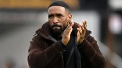 Jermain Defoe'nun Woking Macerası Kısa Sürdü: Dört Ayda Veda