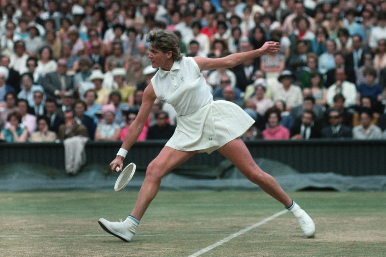 Tenis Dünyasının Gizemli Yıldızı: Bu Ünlü Tenisçi Kim? Tenis Dünyasının Gizemli Yıldızı: Bu Ünlü Tenisçi Kim?
