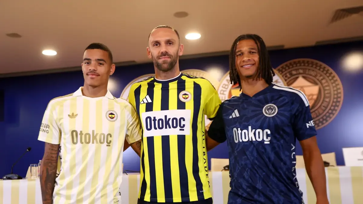 Fenerbahçe'de Transfer Hareketliliği: Eski Yıldız İçin Görüşmeler Başladı Fenerbahçe'de Transfer Hareketliliği: Eski Yıldız İçin Görüşmeler Başladı