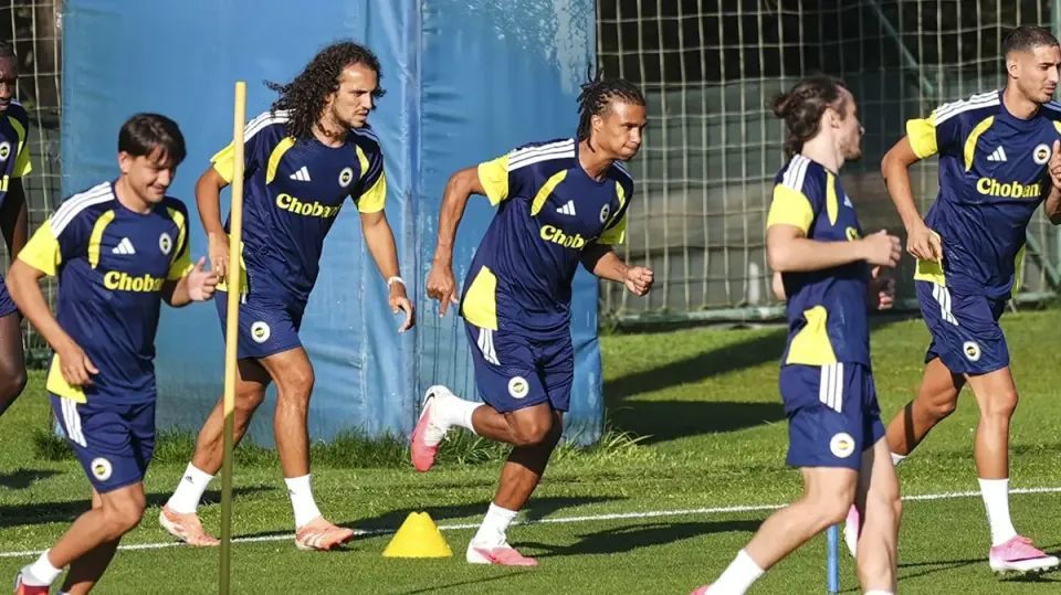 Fenerbahçe'den UEFA'ya kritik bildirim: Greenwood ve Ake listeye dahil edildi görseli