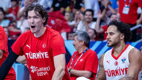 Cedi Osman Türkiye'ye dönüyor: Fenerbahçe Beko ile görüşmeler başladı