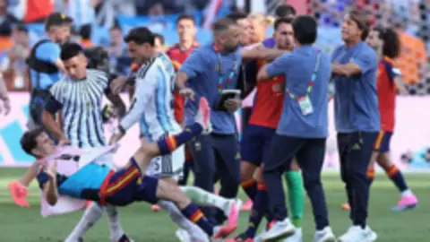 Gavi'den Leandro Paredes Hakkında Ezber Bozan Açıklama