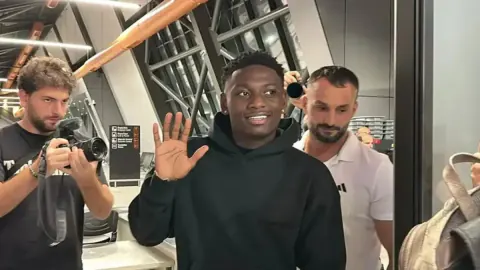Trabzonspor'da Kazeem Olaigbe Kararı: İsviçre Devine Kiralandı