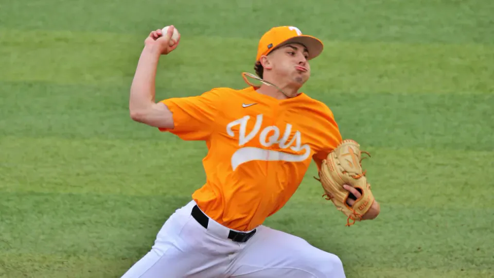 Tennessee Volunteers'ın Yıldızı Tegan Kuhns: Kolej Beyzbolunda Yeni Dönem görseli
