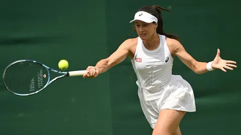 Wimbledon 2026'da Zeynep Sönmez Fırtınası: Milli Raket İkinci Tura Yükseldi