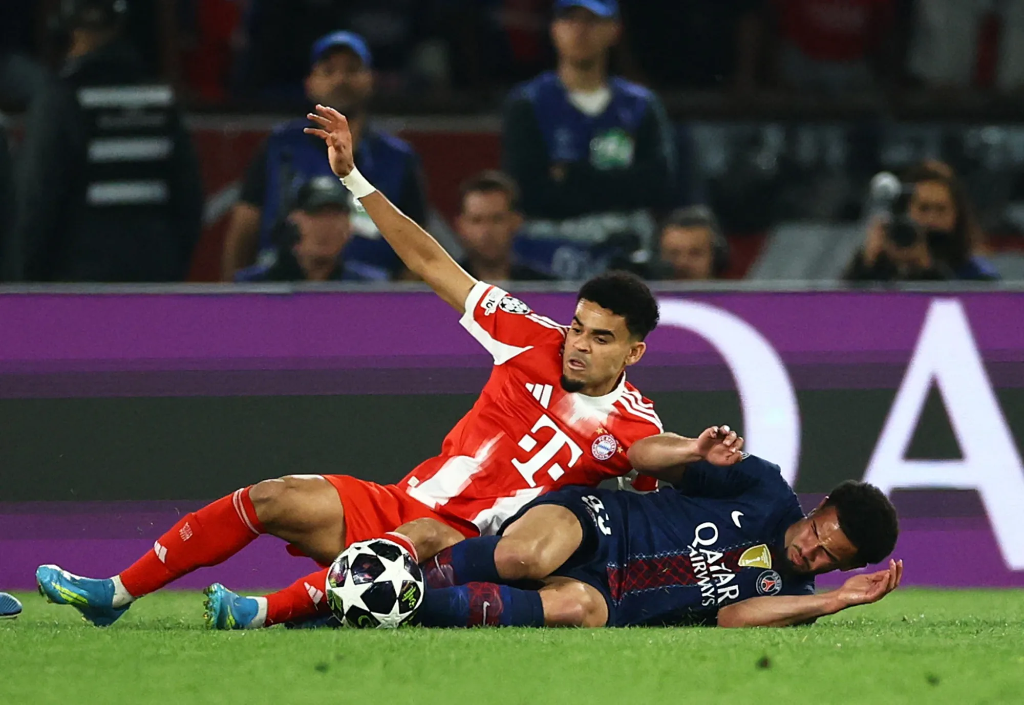 Futbolda Dijital Adalet ve İnsan Faktörü Arasındaki Çizgi Futbolda Dijital Adalet ve İnsan Faktörü Arasındaki Çizgi