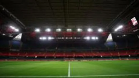 2026 Community Shield neden Galler'de oynanacak?