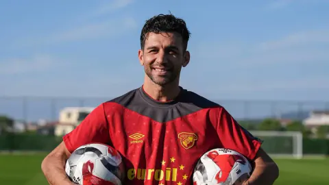 Göztepe Kaptanı İsmail Köybaşı Futbol Kariyerini Noktaladı