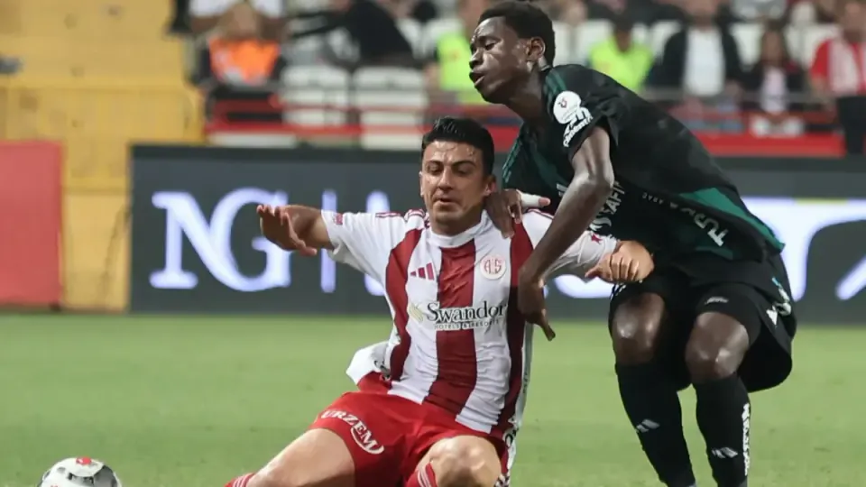 Süper Lig'de Dramatik Final: Fenerbahçe ve Eyüpspor Berabere, Antalyaspor Küme Düştü görseli