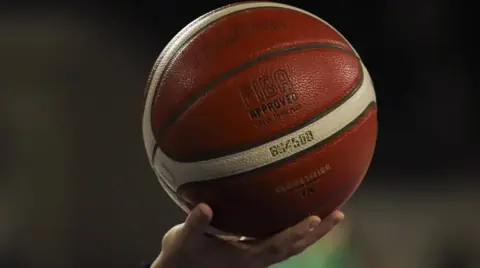 FIBA'dan Basketbolda Yeni Kurallar: Oyunun Dinamiği Değişiyor