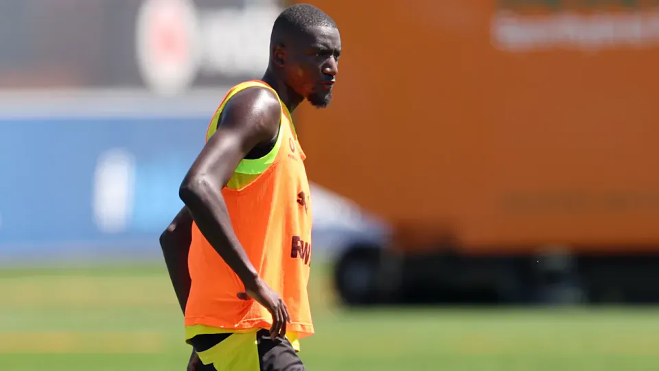 Borussia Dortmund'da Guirassy Alarmı: Antrenmanı Yarıda Kesti görseli