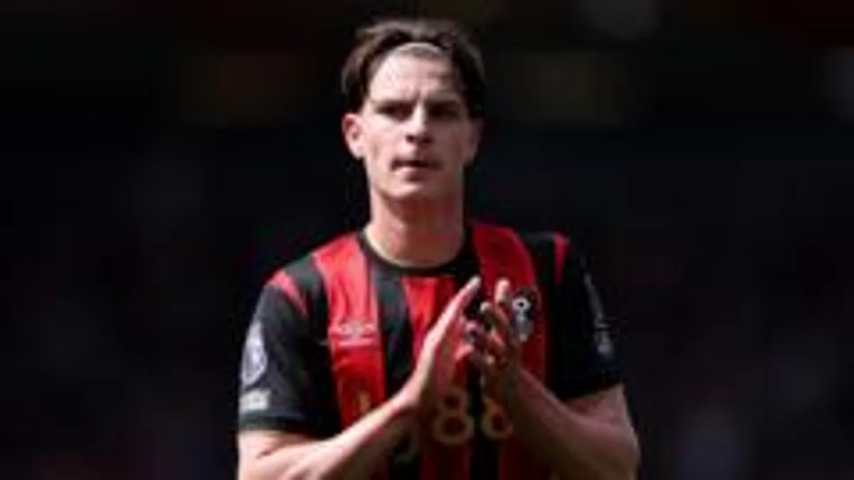 Bournemouth'ta Alex Scott Krizi: Yeni Sözleşme Teklifini Reddetti Bournemouth'ta Alex Scott Krizi: Yeni Sözleşme Teklifini Reddetti
