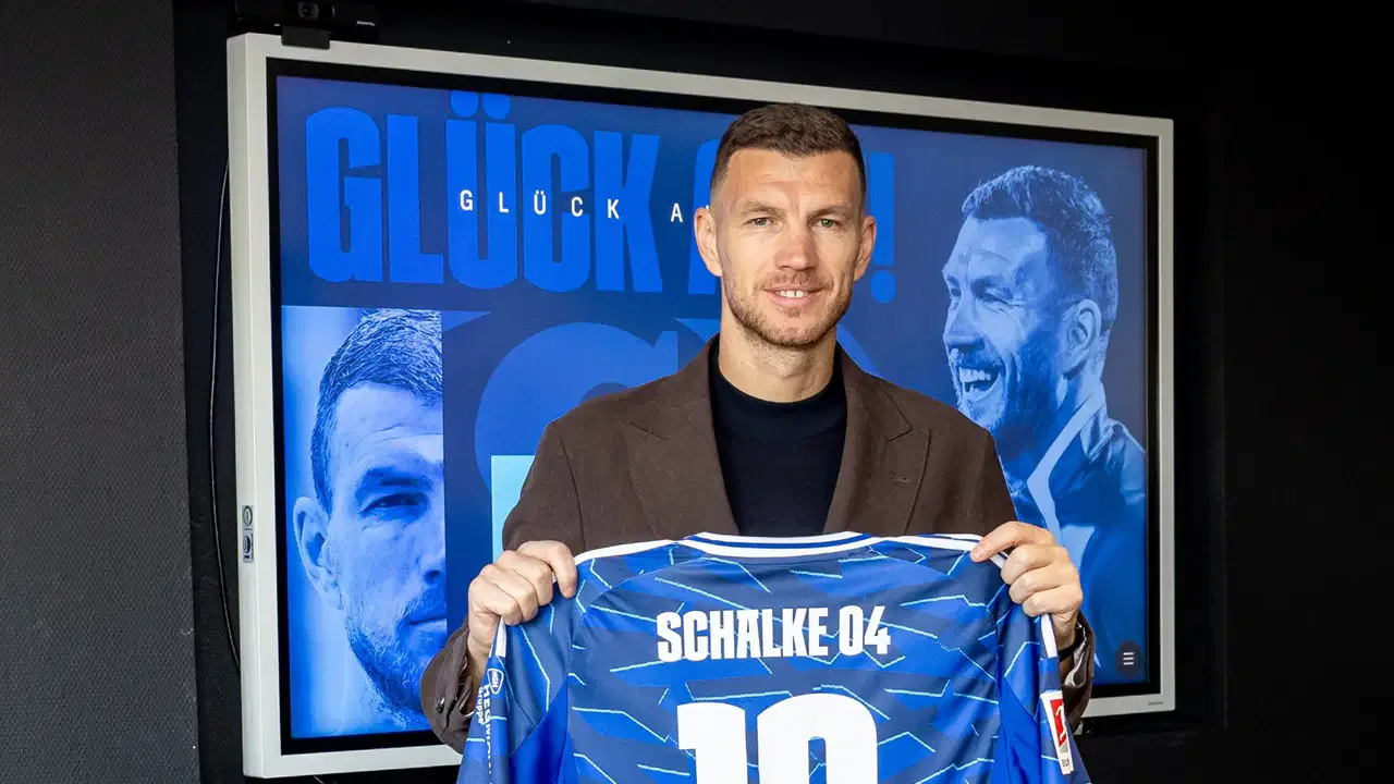 Robin Gosens Bundesliga'ya Dönüyor: Schalke 04'te Sürpriz Hamle Robin Gosens Bundesliga'ya Dönüyor: Schalke 04'te Sürpriz Hamle