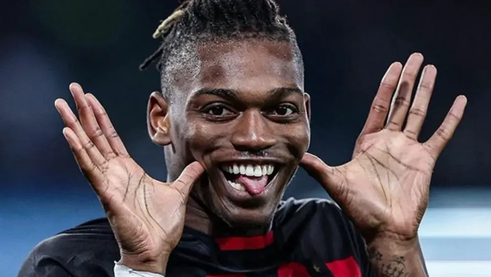 Fenerbahçe'de Rafael Leão Hareketliliği: İtalya'da Kritik Pazarlıklar Başladı görseli