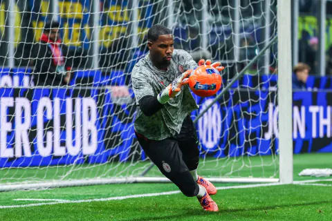 Mike Maignan ve Chelsea Arasında Transfer Trafiği: Premier Lig Gündemde