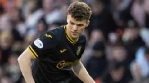 Aberdeen'de Transfer Hareketliliği: Lewis Smith İmzayı Attı
