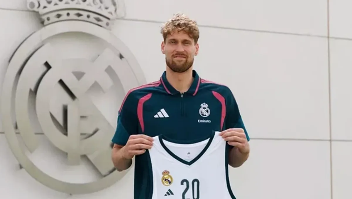 Fenerbahçe'nin eski oyuncusu Mikael Jantunen Real Madrid'e imza attı Fenerbahçe'nin eski oyuncusu Mikael Jantunen Real Madrid'e imza attı
