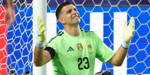 Juventus'a Dibu Martinez Şoku: Aston Villa Kapıları Kapattı