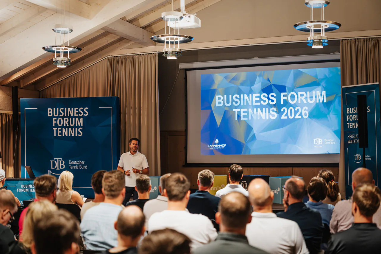 Alman Tenis Federasyonu'ndan Yeni Dönem: Dijitalleşme ve Multi-Raket Hamlesi Alman Tenis Federasyonu'ndan Yeni Dönem: Dijitalleşme ve Multi-Raket Hamlesi