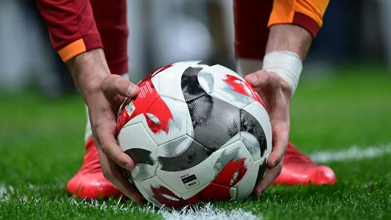 Süper Lig'de Perde Galatasaray ve Çorum FK ile Açıldı Süper Lig'de Perde Galatasaray ve Çorum FK ile Açıldı