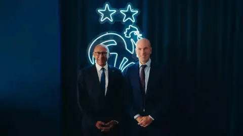 Laurent Blanc'tan Zinedine Zidane'a Destek: Fransa Milli Takımı'na Dönüş Sinyali