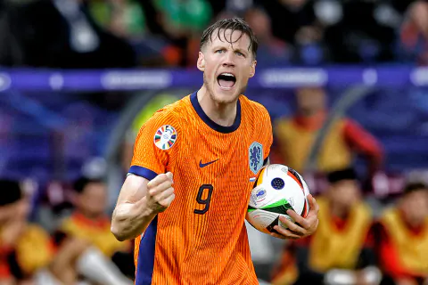 Theo Janssen'den Wout Weghorst'a şok sözler: 'Tamamen şov yapıyor'