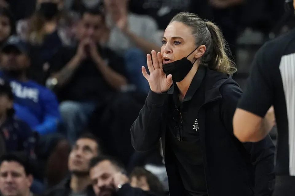 Becky Hammon: NBA'de Bariyerleri Yıkan İsim ve Brunson Tartışması görseli