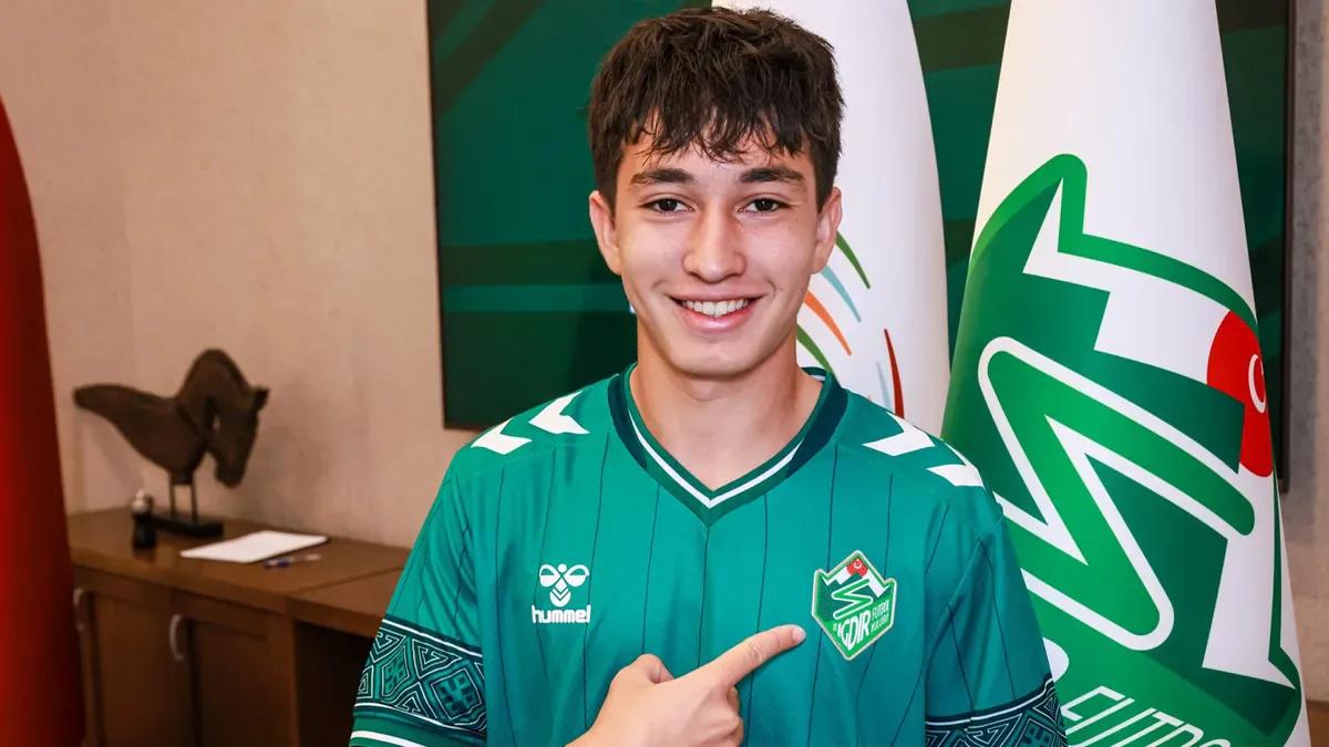 Fenerbahçe'den Iğdır FK'ya: Genç yetenek Ahmet Köse transferi tamamlandı Fenerbahçe'den Iğdır FK'ya: Genç yetenek Ahmet Köse transferi tamamlandı