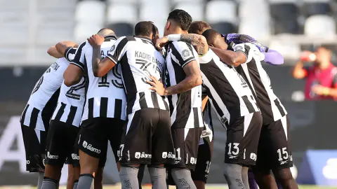 Botafogo ve Santos Arasında Kritik Serie A Düellosu: Nilton Santos'ta Randevu