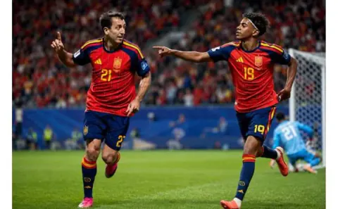 Lamine Yamal'ın İspanya Performansı Analiz Edildi: Rooney ve Azpilicueta'dan Dikkat Çeken Yorumlar Lamine Yamal'ın İspanya Performansı Analiz Edildi: Rooney ve Azpilicueta'dan Dikkat Çeken Yorumlar