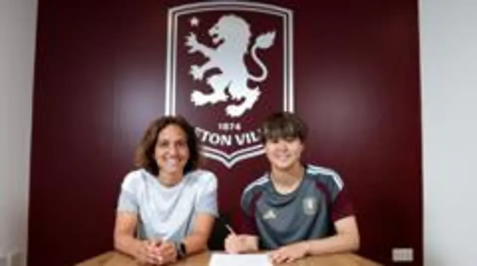 Aston Villa'dan Japonya Hamlesi: Akane Okuma Resmi Olarak İmzayı Attı görseli