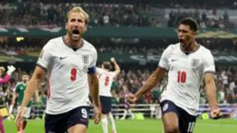 İngiltere Milli Takımı'ndan Tarihi Gece: Futbol Dünyasını Sallayan Performans İngiltere Milli Takımı'ndan Tarihi Gece: Futbol Dünyasını Sallayan Performans